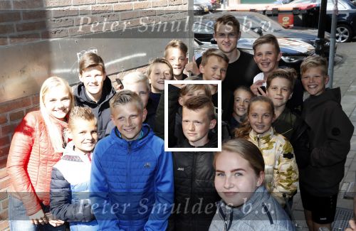 Volendam 22 mei 2019
Boekpresentatie Keje Molenaar bij dine en wine op de dijk in Volendam. Jan Smit presenteert het.
Matthijs de Ligt is er met zijn vriendin Annekee Molenaar