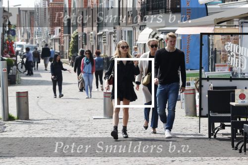 Volendam 22 mei 2019
Boekpresentatie Keje Molenaar bij dine en wine op de dijk in Volendam. Jan Smit presenteert het.
Matthijs de Ligt is er met zijn vriendin Annekee Molenaar