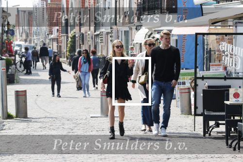 Volendam 22 mei 2019
Boekpresentatie Keje Molenaar bij dine en wine op de dijk in Volendam. Jan Smit presenteert het.
Matthijs de Ligt is er met zijn vriendin Annekee Molenaar