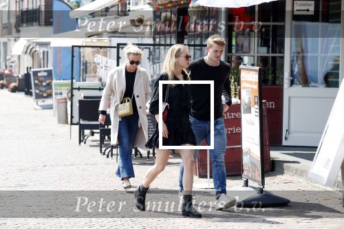 Volendam 22 mei 2019
Boekpresentatie Keje Molenaar bij dine en wine op de dijk in Volendam. Jan Smit presenteert het.
Matthijs de Ligt is er met zijn vriendin Annekee Molenaar
