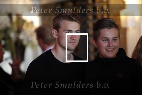 Volendam 22 mei 2019
Boekpresentatie Keje Molenaar bij dine en wine op de dijk in Volendam. Jan Smit presenteert het.
Matthijs de Ligt is er met zijn vriendin Annekee Molenaar