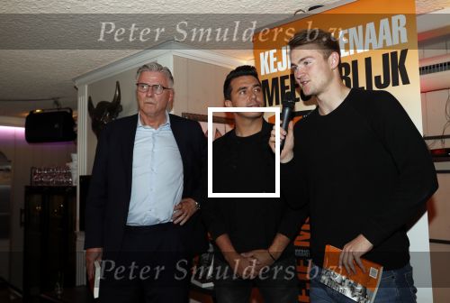 Volendam 22 mei 2019
Boekpresentatie Keje Molenaar bij dine en wine op de dijk in Volendam. Jan Smit presenteert het.
Matthijs de Ligt is er met zijn vriendin Annekee Molenaar