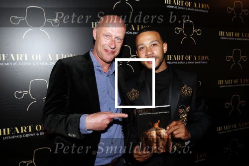 Amsterdam 28 mei 2019
Boekpresentatie Memphis Depay (heart of a lion) in het W hotel. Memphis met schrijver Simon Zwartkruis.