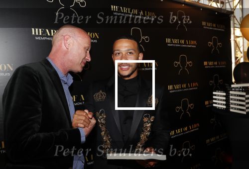 Amsterdam 28 mei 2019
Boekpresentatie Memphis Depay (heart of a lion) in het W hotel. Memphis met schrijver Simon Zwartkruis.