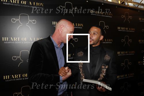 Amsterdam 28 mei 2019
Boekpresentatie Memphis Depay (heart of a lion) in het W hotel. Memphis met schrijver Simon Zwartkruis.