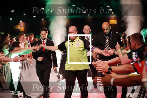 Zwolle 26 mei 2019
Raymond v Barneveld VS Michael v Gerwen op the dutch masters.
Michael zijn vrouw Daphne v Gerwen en Raymond zijn nieuwe vriendin Julia zijn ook aanwezig alsmede de manager van raymond , Jerry v Vianen