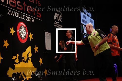 Zwolle 26 mei 2019
Raymond v Barneveld VS Michael v Gerwen op the dutch masters.
Michael zijn vrouw Daphne v Gerwen en Raymond zijn nieuwe vriendin Julia zijn ook aanwezig alsmede de manager van raymond , Jerry v Vianen