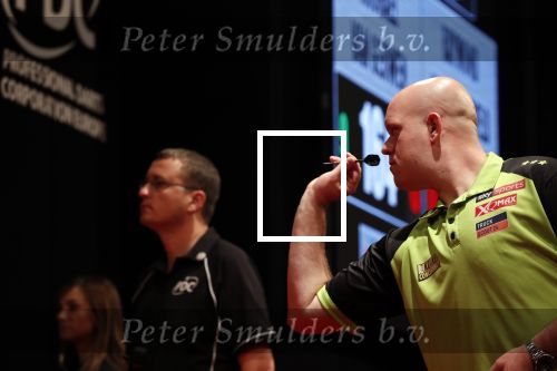 Zwolle 26 mei 2019
Raymond v Barneveld VS Michael v Gerwen op the dutch masters.
Michael zijn vrouw Daphne v Gerwen en Raymond zijn nieuwe vriendin Julia zijn ook aanwezig alsmede de manager van raymond , Jerry v Vianen