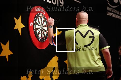 Zwolle 26 mei 2019
Raymond v Barneveld VS Michael v Gerwen op the dutch masters.
Michael zijn vrouw Daphne v Gerwen en Raymond zijn nieuwe vriendin Julia zijn ook aanwezig alsmede de manager van raymond , Jerry v Vianen