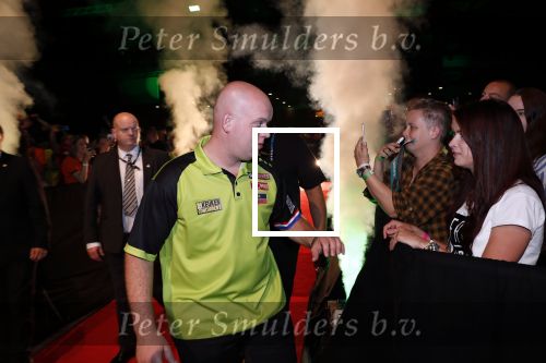 Zwolle 26 mei 2019
Raymond v Barneveld VS Michael v Gerwen op the dutch masters.
Michael zijn vrouw Daphne v Gerwen en Raymond zijn nieuwe vriendin Julia zijn ook aanwezig alsmede de manager van raymond , Jerry v Vianen