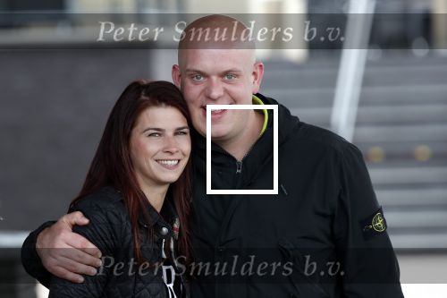 Zwolle 26 mei 2019
Raymond v Barneveld VS Michael v Gerwen op the dutch masters.
Michael zijn vrouw Daphne v Gerwen en Raymond zijn nieuwe vriendin Julia zijn ook aanwezig alsmede de manager van raymond , Jerry v Vianen