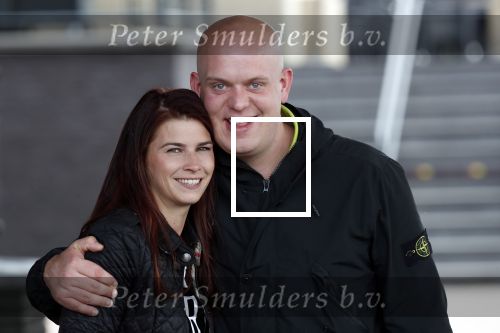 Zwolle 26 mei 2019
Raymond v Barneveld VS Michael v Gerwen op the dutch masters.
Michael zijn vrouw Daphne v Gerwen en Raymond zijn nieuwe vriendin Julia zijn ook aanwezig alsmede de manager van raymond , Jerry v Vianen