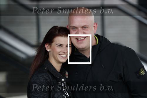 Zwolle 26 mei 2019
Raymond v Barneveld VS Michael v Gerwen op the dutch masters.
Michael zijn vrouw Daphne v Gerwen en Raymond zijn nieuwe vriendin Julia zijn ook aanwezig alsmede de manager van raymond , Jerry v Vianen