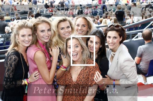 Rotterdam 1 juni 2019
Marco Borsato in de kuip. Wat een geweldige show gaf Marco. Nicolette v dam met oa Kelly Weekers Kristina Bozilovic Leontien Mourits ea