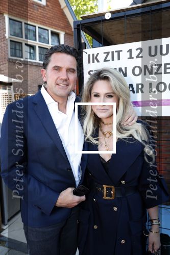 Blaricum 13 mei 2019
Free a girl gala in the red sun in Blaricum.
Nikkie Plessen kwam met partner Ruben Bontekoe