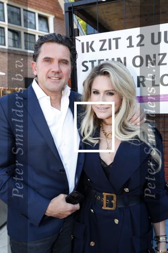Blaricum 13 mei 2019
Free a girl gala in the red sun in Blaricum.
Nikkie Plessen kwam met partner Ruben Bontekoe