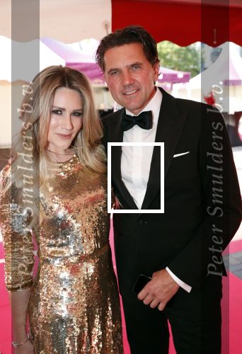Amsterdam 25 mei 2019
Amsterdam dam diner tbv het aidsfonds in AFAS live. Nikkie Plessen met partner Ruben Bontekoe