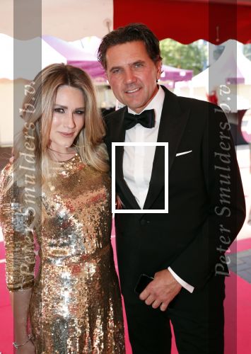 Amsterdam 25 mei 2019
Amsterdam dam diner tbv het aidsfonds in AFAS live. Nikkie Plessen met partner Ruben Bontekoe
