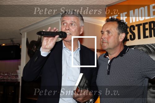 Volendam 22 mei 2019
Boekpresentatie Keje Molenaar bij dine en wine op de dijk in Volendam. Jan Smit presenteert het.
Matthijs de Ligt is er met zijn vriendin Annekee Molenaar Pier Tol