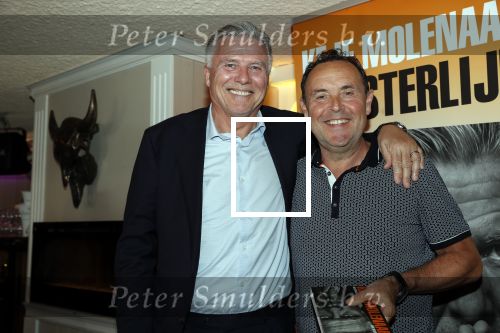 Volendam 22 mei 2019
Boekpresentatie Keje Molenaar bij dine en wine op de dijk in Volendam. Jan Smit presenteert het.
Matthijs de Ligt is er met zijn vriendin Annekee Molenaar Pier Tol