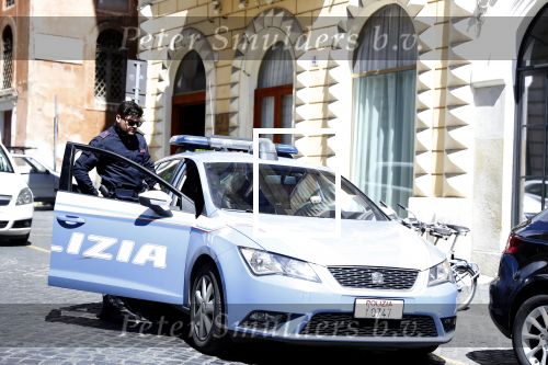 Rome mei 2019
Prinses Christina woont tegenwoordig in een appartement/penthouse in Rome.
Er zitten verschillende leuke winkeltjes in de buurt. Ook het collosseum ligt bij haar om de hoek. De politie reed heel vaak door haar straat.