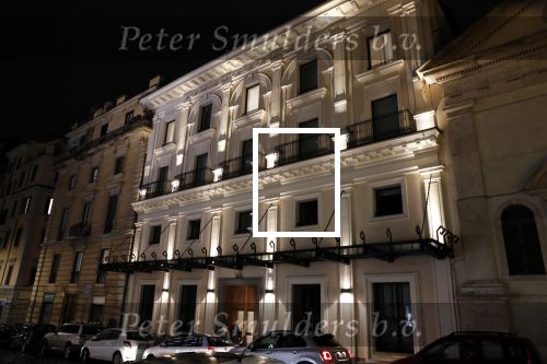 Rome mei 2019
Prinses Christina woont tegenwoordig in een appartement/penthouse in Rome.
Er zitten verschillende leuke winkeltjes in de buurt. Ook het collosseum ligt bij haar om de hoek.