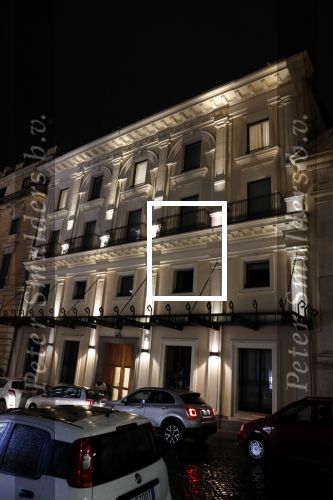 Rome mei 2019
Prinses Christina woont tegenwoordig in een appartement/penthouse in Rome.
Er zitten verschillende leuke winkeltjes in de buurt. Ook het collosseum ligt bij haar om de hoek.