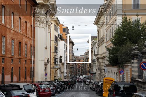 Rome mei 2019
Prinses Christina woont tegenwoordig in een appartement/penthouse in Rome.
Er zitten verschillende leuke winkeltjes in de buurt. Ook het collosseum ligt bij haar om de hoek.