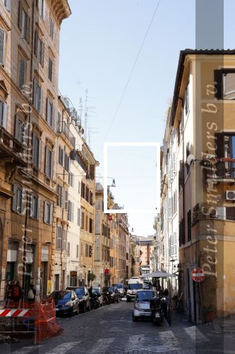 Rome mei 2019
Prinses Christina woont tegenwoordig in een appartement/penthouse in Rome.
Er zitten verschillende leuke winkeltjes in de buurt. Ook het collosseum ligt bij haar om de hoek.