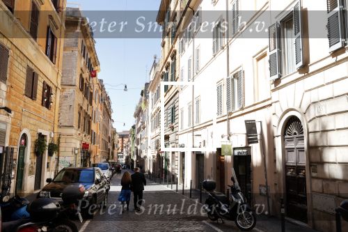 Rome mei 2019
Prinses Christina woont tegenwoordig in een appartement/penthouse in Rome.
Er zitten verschillende leuke winkeltjes in de buurt. Ook het collosseum ligt bij haar om de hoek.