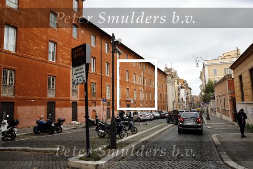 Rome mei 2019
Prinses Christina woont tegenwoordig in een appartement/penthouse in Rome.
Er zitten verschillende leuke winkeltjes in de buurt. Ook het collosseum ligt bij haar om de hoek.