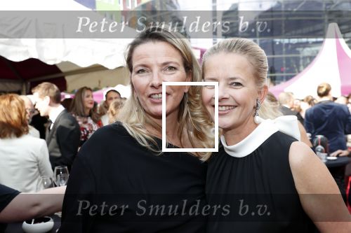 Amsterdam 25 mei 2019
Amsterdam dam diner tbv het aidsfonds in AFAS live. Prinses Mabel kwam met Viktor en Rolf. Mabel met haar zus .