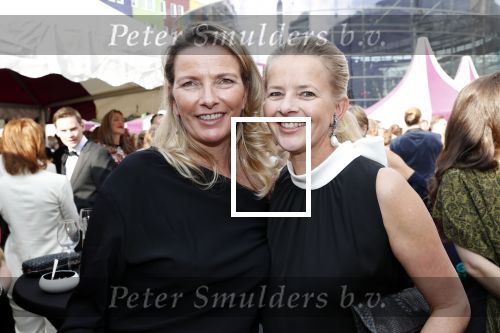 Amsterdam 25 mei 2019
Amsterdam dam diner tbv het aidsfonds in AFAS live. Prinses Mabel kwam met Viktor en Rolf. Mabel met haar zus .