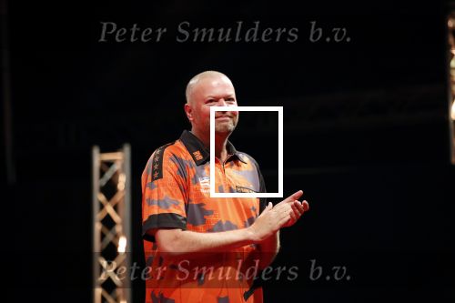 Zwolle 26 mei 2019
Raymond v Barneveld VS Michael v Gerwen op the dutch masters.
Michael zijn vrouw Daphne v Gerwen en Raymond zijn nieuwe vriendin Julia zijn ook aanwezig alsmede de manager van raymond , Jerry v Vianen