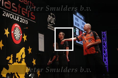 Zwolle 26 mei 2019
Raymond v Barneveld VS Michael v Gerwen op the dutch masters.
Michael zijn vrouw Daphne v Gerwen en Raymond zijn nieuwe vriendin Julia zijn ook aanwezig alsmede de manager van raymond , Jerry v Vianen