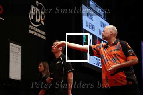 Zwolle 26 mei 2019
Raymond v Barneveld VS Michael v Gerwen op the dutch masters.
Michael zijn vrouw Daphne v Gerwen en Raymond zijn nieuwe vriendin Julia zijn ook aanwezig alsmede de manager van raymond , Jerry v Vianen