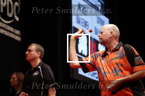 Zwolle 26 mei 2019
Raymond v Barneveld VS Michael v Gerwen op the dutch masters.
Michael zijn vrouw Daphne v Gerwen en Raymond zijn nieuwe vriendin Julia zijn ook aanwezig alsmede de manager van raymond , Jerry v Vianen