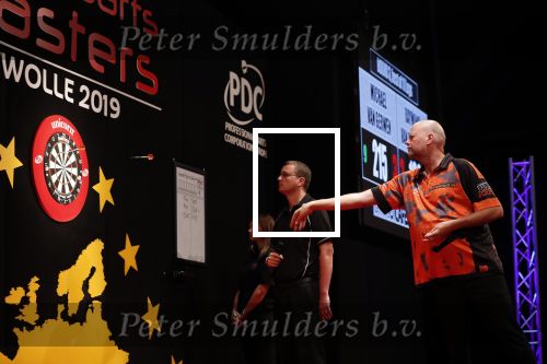 Zwolle 26 mei 2019
Raymond v Barneveld VS Michael v Gerwen op the dutch masters.
Michael zijn vrouw Daphne v Gerwen en Raymond zijn nieuwe vriendin Julia zijn ook aanwezig alsmede de manager van raymond , Jerry v Vianen