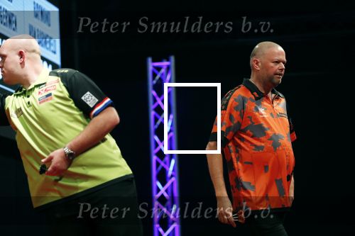 Zwolle 26 mei 2019
Raymond v Barneveld VS Michael v Gerwen op the dutch masters.
Michael zijn vrouw Daphne v Gerwen en Raymond zijn nieuwe vriendin Julia zijn ook aanwezig alsmede de manager van raymond , Jerry v Vianen