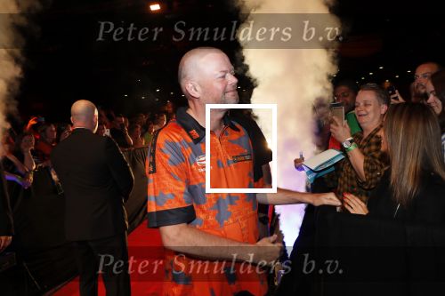 Zwolle 26 mei 2019
Raymond v Barneveld VS Michael v Gerwen op the dutch masters.
Michael zijn vrouw Daphne v Gerwen en Raymond zijn nieuwe vriendin Julia zijn ook aanwezig alsmede de manager van raymond , Jerry v Vianen