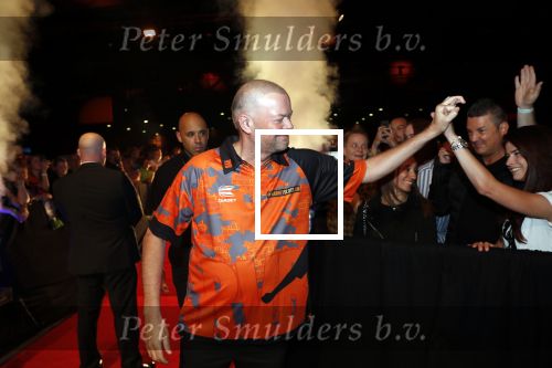 Zwolle 26 mei 2019
Raymond v Barneveld VS Michael v Gerwen op the dutch masters.
Michael zijn vrouw Daphne v Gerwen en Raymond zijn nieuwe vriendin Julia zijn ook aanwezig alsmede de manager van raymond , Jerry v Vianen