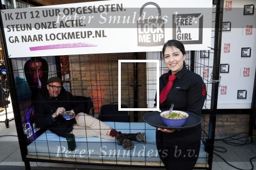 Blaricum 13 mei 2019
Free a girl gala in the red sun in Blaricum.
