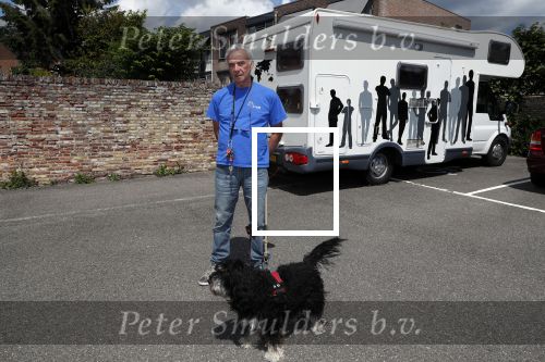 Sluis 6 juni 2019
Robert Weijers de ex partner van Rob Verlinden in zijn huisje in Sluis en met zijn hond en camper.