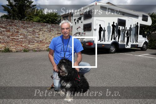 Sluis 6 juni 2019
Robert Weijers de ex partner van Rob Verlinden in zijn huisje in Sluis en met zijn hond en camper.