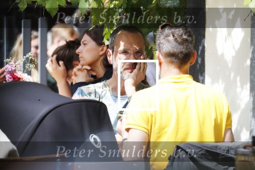 Amsterdam 27 mei 2019
Rolf Snoeren met zijn partner op terras.