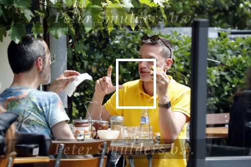 Amsterdam 27 mei 2019
Rolf Snoeren met zijn partner op terras.