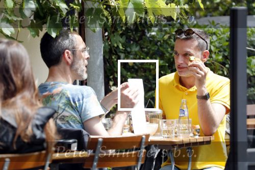 Amsterdam 27 mei 2019
Rolf Snoeren met zijn partner op terras.