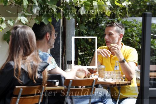 Amsterdam 27 mei 2019
Rolf Snoeren met zijn partner op terras.