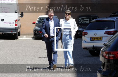 Amsterdam 29 mei 2019
10 jaar magazine Helden geporesnteerd bij Gassan Diamonds.
Frits en Barbara Barend praten met inge de Bruijn Ronald Koeman en Giovanni Bronkhorst. Ronald kwam met zijn vrouw Bartina