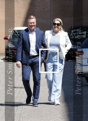 Amsterdam 29 mei 2019
10 jaar magazine Helden geporesnteerd bij Gassan Diamonds.
Frits en Barbara Barend praten met inge de Bruijn Ronald Koeman en Giovanni Bronkhorst. Ronald kwam met zijn vrouw Bartina